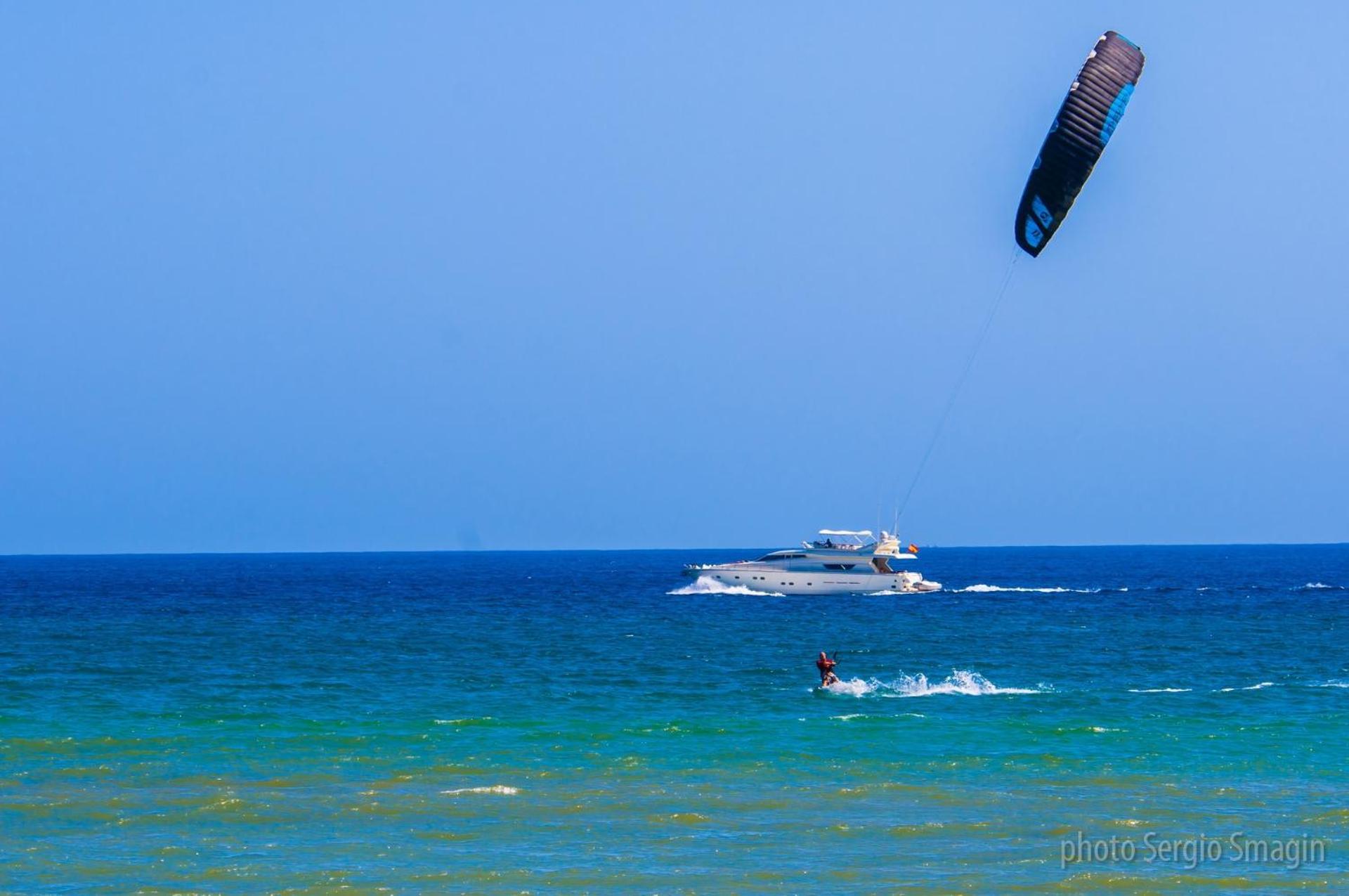 Benalbeach 1010 - Vista Al Mar - Piscina Todo El Ano - Primera Linea De Playa Бенальмадена Экстерьер фото