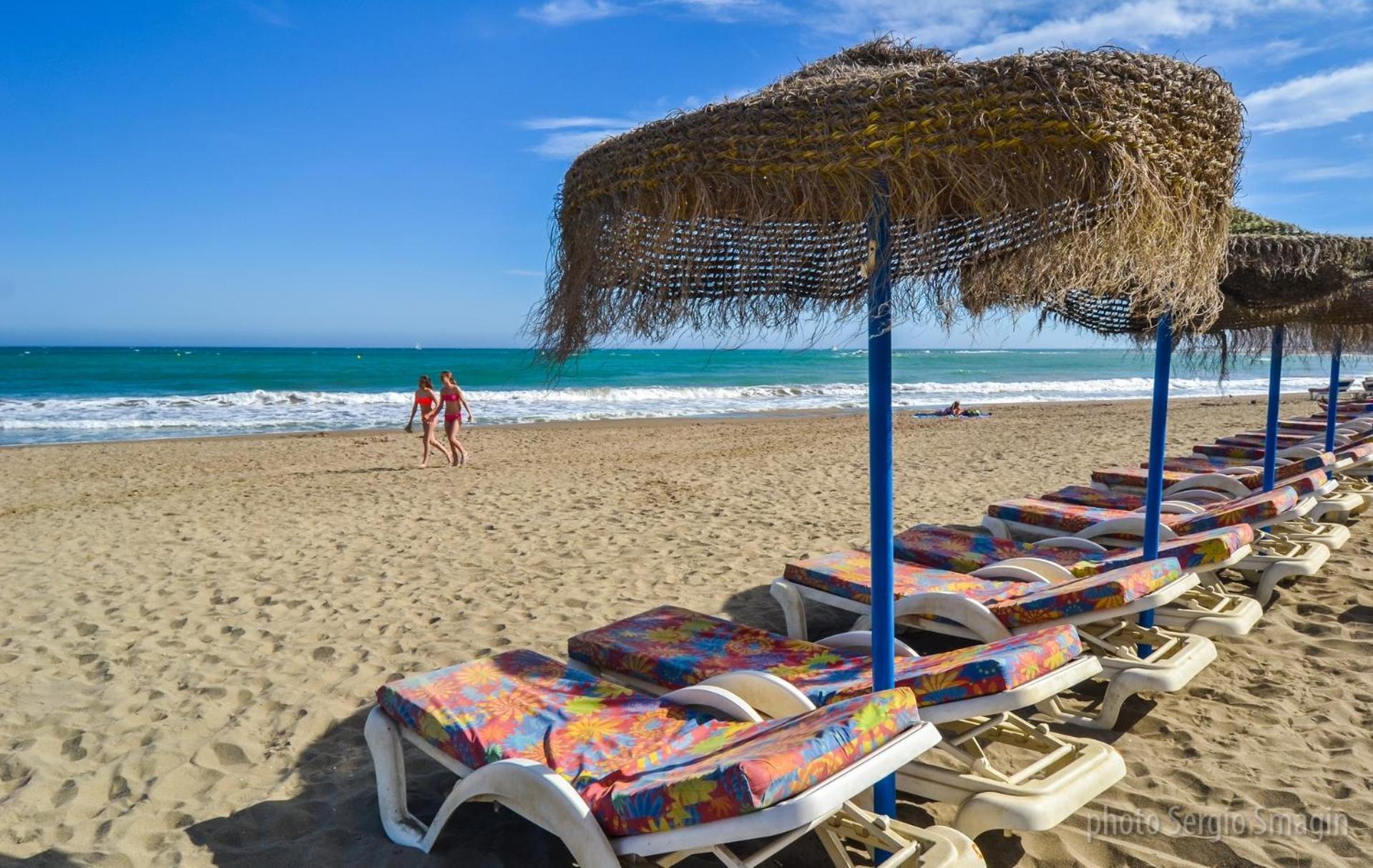 Benalbeach 1010 - Vista Al Mar - Piscina Todo El Ano - Primera Linea De Playa Бенальмадена Экстерьер фото